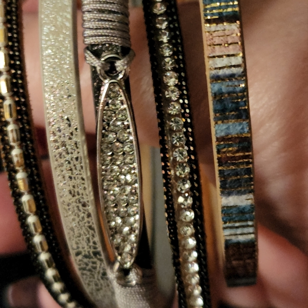 🆕️ BRONZE & SILVER-TONE LEAF MAGNETIC BRACELET - Picture 8 of 9